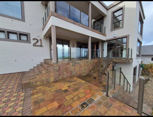 4 BEDROOM HOUSE FOR SALE IN DANA BAY